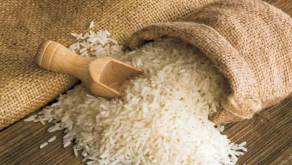 Ινδία: Απαγορεύει τις εξαγωγές ρυζιού 